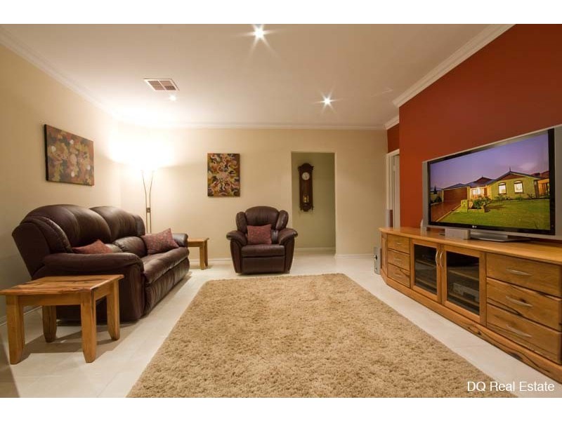 6 Goldina Approach, Darch WA 6065