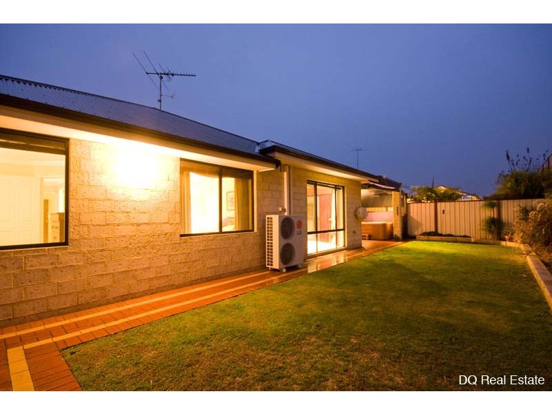 6 Goldina Approach, Darch WA 6065