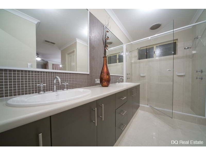 17 Bonvin Gardens, Tapping WA 6065