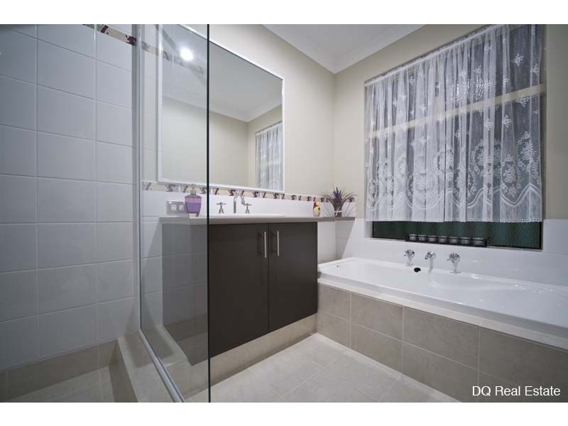 17 Bonvin Gardens, Tapping WA 6065
