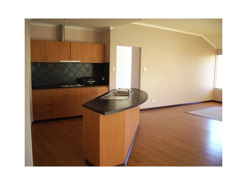 6 Anfield Parade, Hocking WA 6065