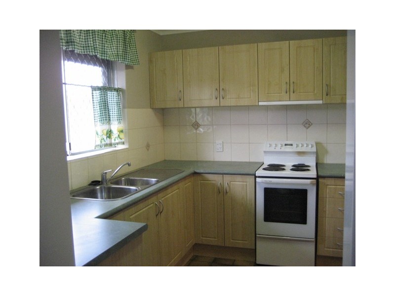 2/20 Dempster Road, Karrinyup WA 6018