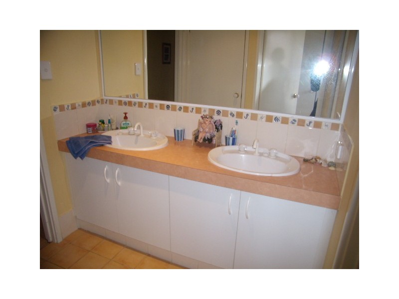 145 Fantail Cresent, Ellenbrook WA 6069