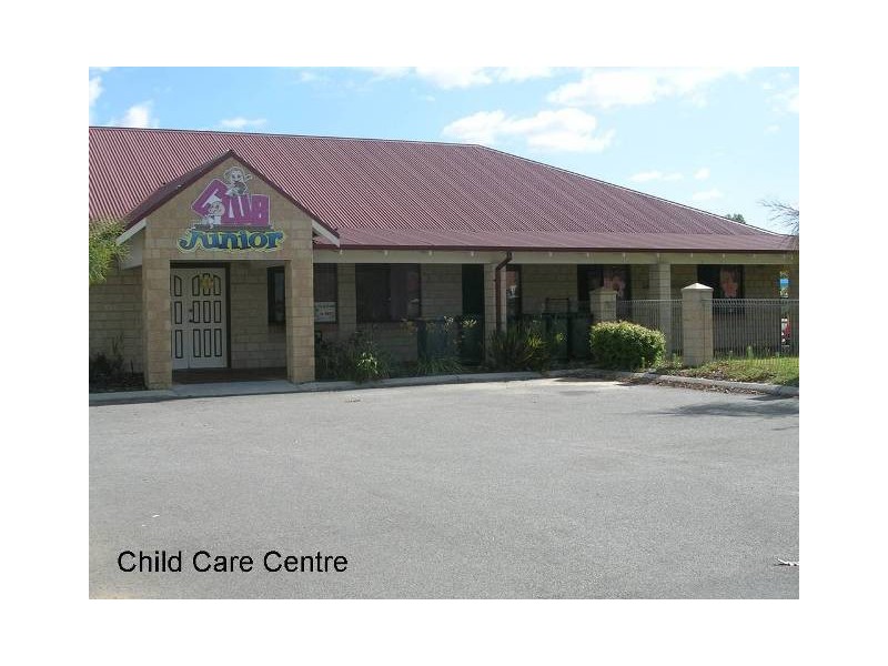 61 Palmerston Cr, Tapping WA 6065