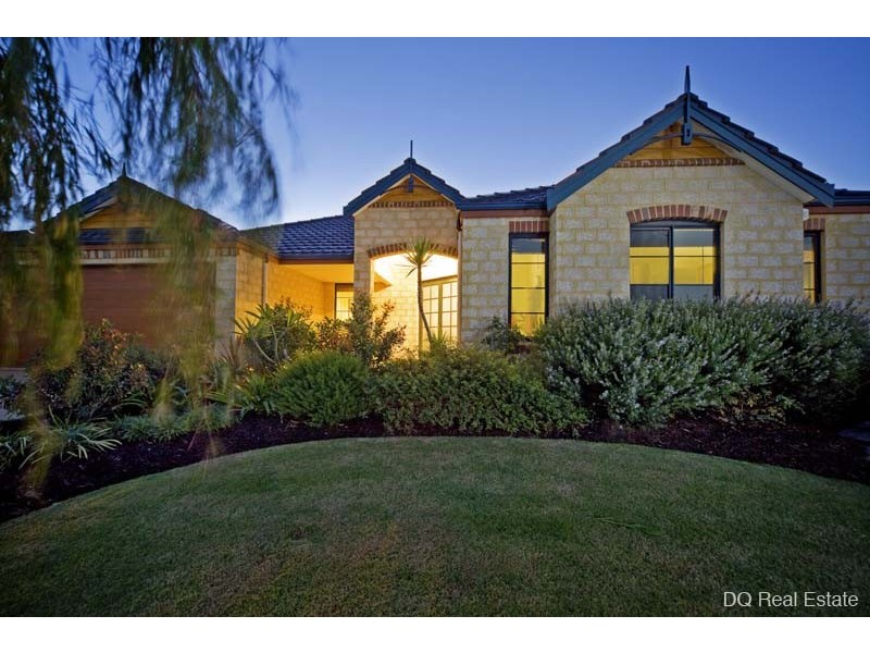 20 Heathfield Drive, Landsdale WA 6065