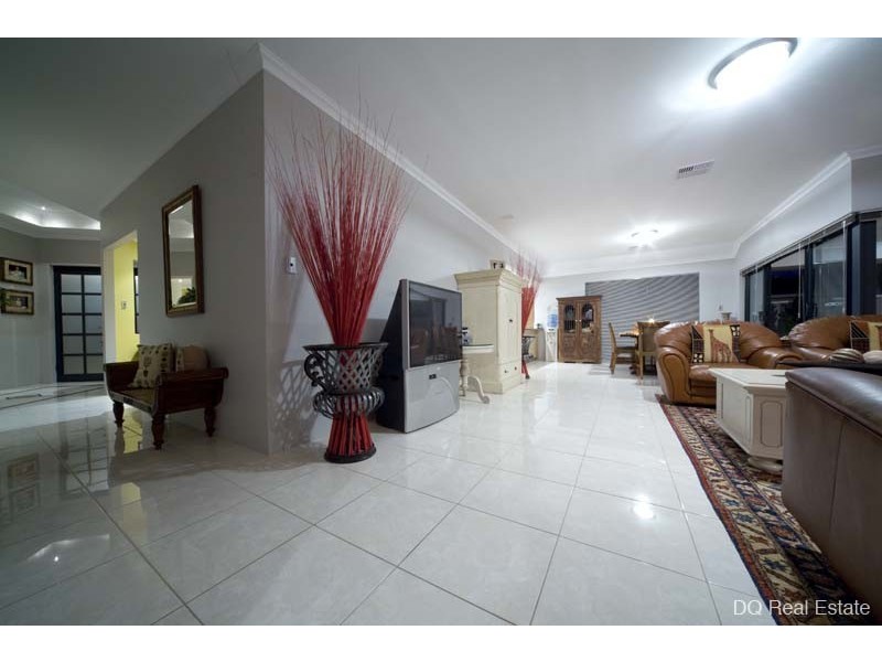 20 Heathfield Drive, Landsdale WA 6065