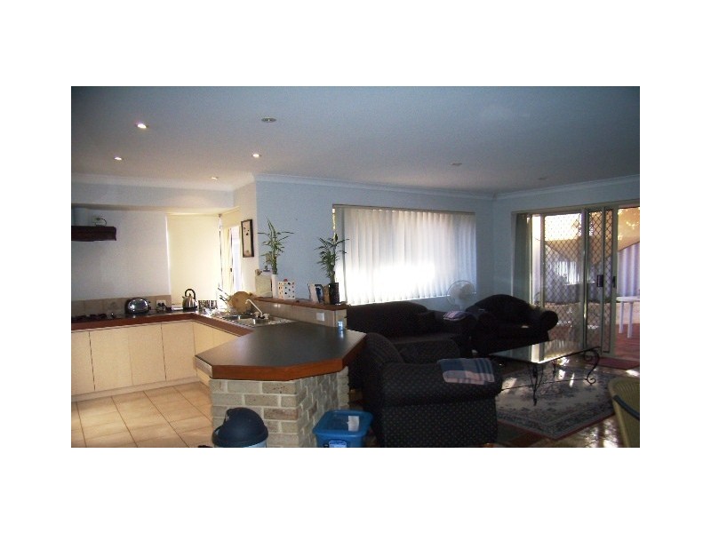 16b Mission Hills Place, Connolly WA 6027