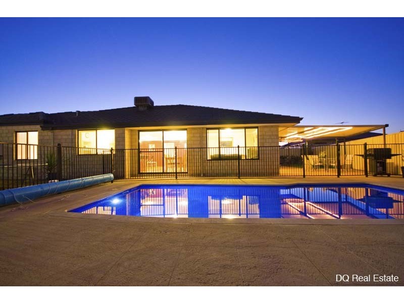 15 Bingarra Crescent, Tapping WA 6065
