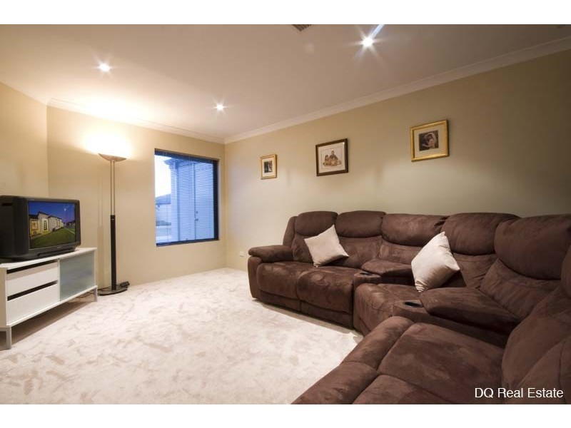 15 Bingarra Crescent, Tapping WA 6065