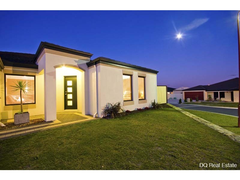 15 Bingarra Crescent, Tapping WA 6065