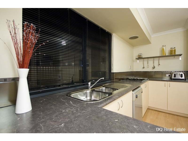 15 Bingarra Crescent, Tapping WA 6065