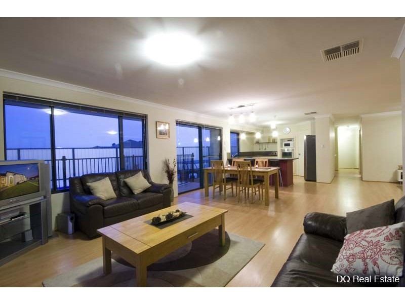 15 Bingarra Crescent, Tapping WA 6065