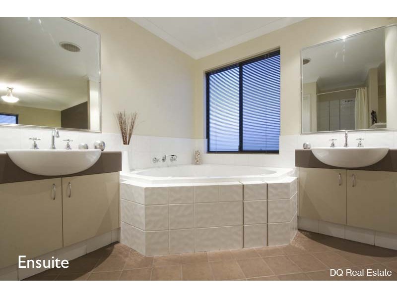 15 Bingarra Crescent, Tapping WA 6065