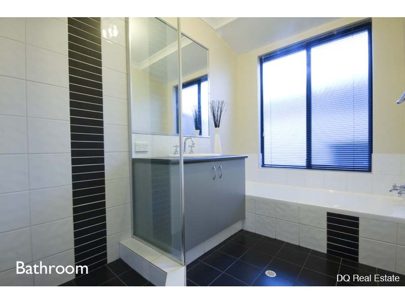 15 Bingarra Crescent, Tapping WA 6065