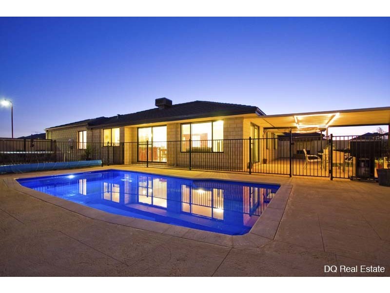 15 Bingarra Crescent, Tapping WA 6065