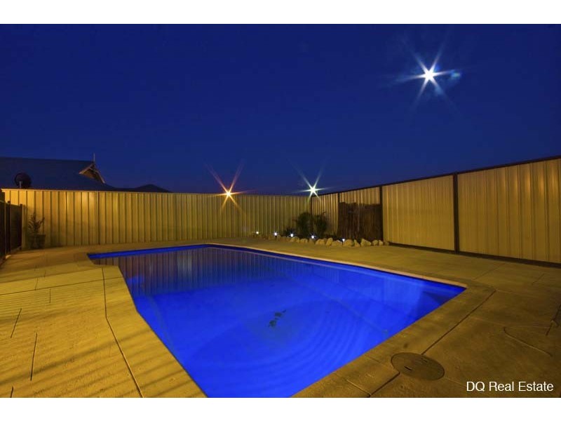 15 Bingarra Crescent, Tapping WA 6065