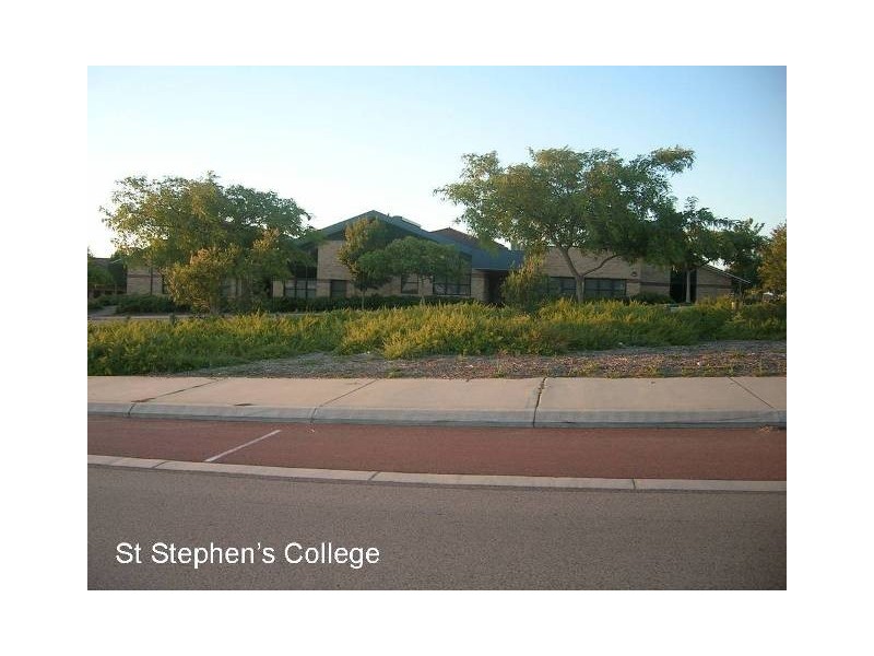 15 Bingarra Crescent, Tapping WA 6065