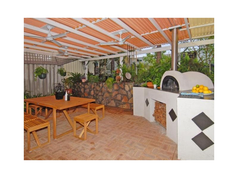 3d Brecknock Way, Girrawheen WA 6064