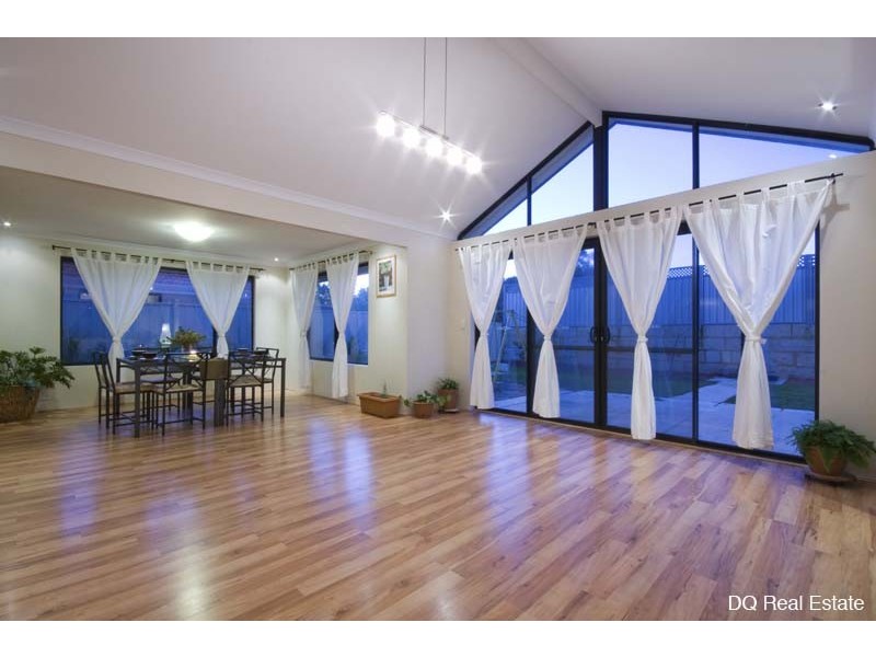 18 Basico Avenue, Sinagra WA 6065