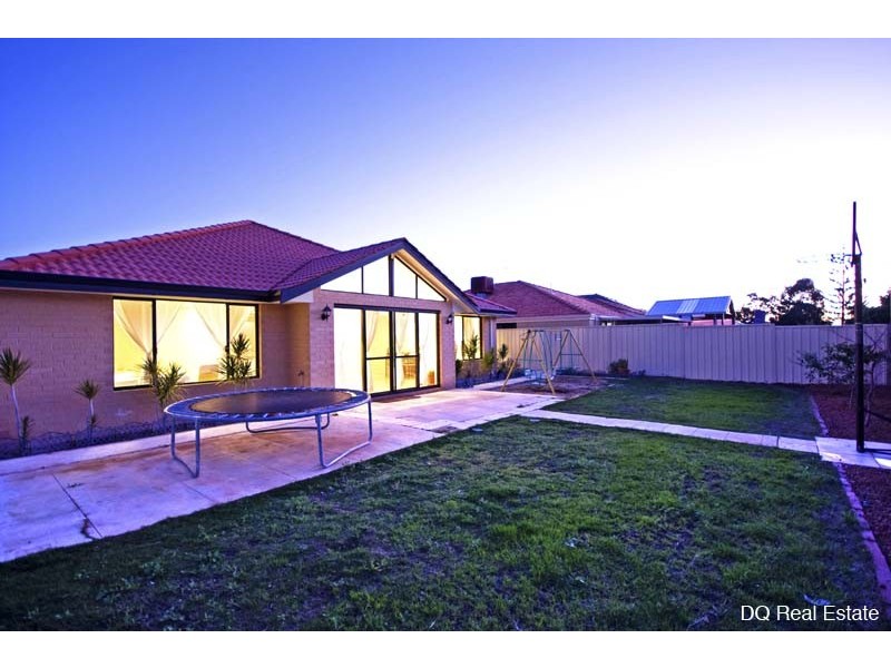 18 Basico Avenue, Sinagra WA 6065