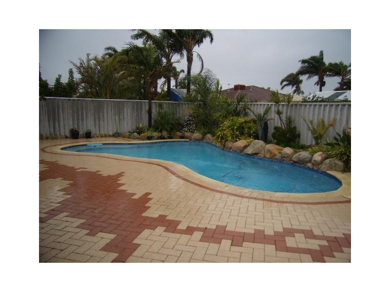 96 Camarino Drive, Woodvale WA 6026