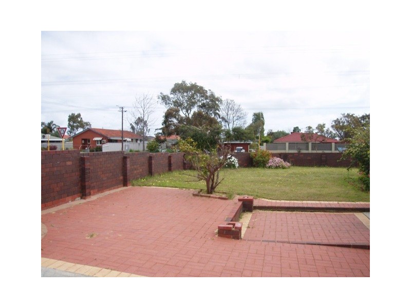 116 Casserley Avenue, Girrawheen WA 6064