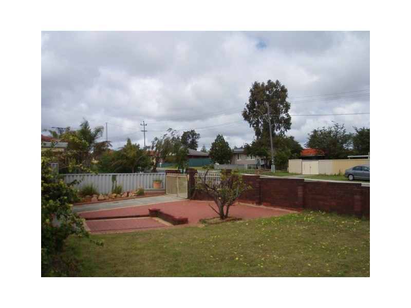 116 Casserley Avenue, Girrawheen WA 6064