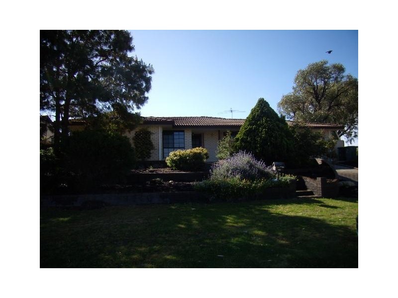 18 Woodland Loop, Edgewater WA 6027