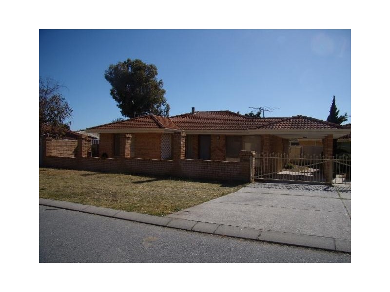 2 Gazelle Place, Marangaroo WA 6064