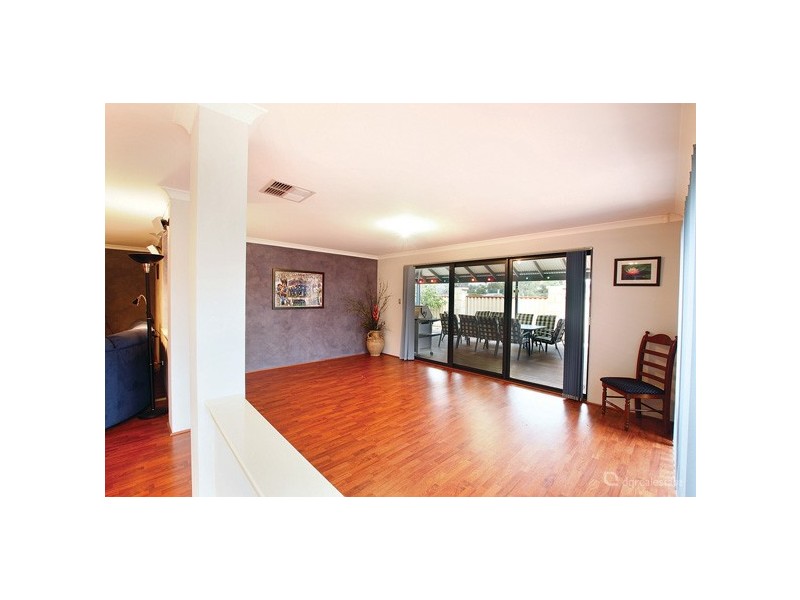 21 Hillwater Promenade, Beechboro WA 6063