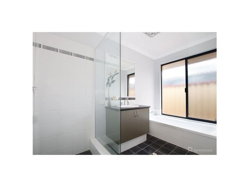 21 Hillwater Promenade, Beechboro WA 6063