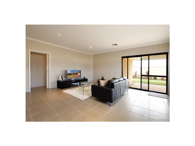 25 St Louis Avenue, Hocking WA 6065