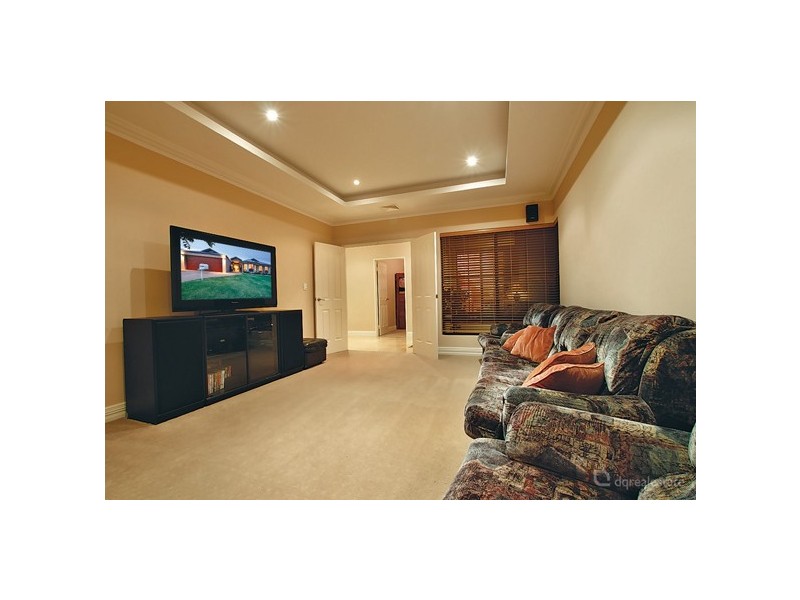 16 Archimedes Crescent, Tapping WA 6065