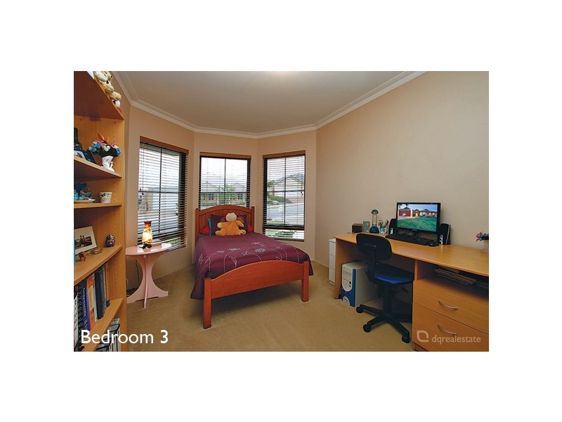 16 Archimedes Crescent, Tapping WA 6065