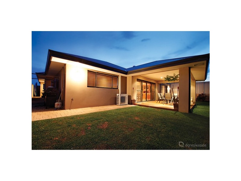 16 Archimedes Crescent, Tapping WA 6065