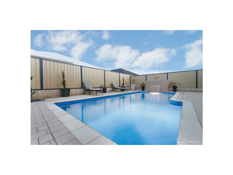 17 Goshawk Street, Tapping WA 6065