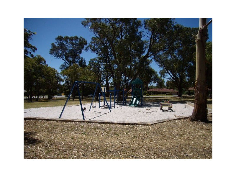 11 Mundi Place, Wanneroo WA 6065