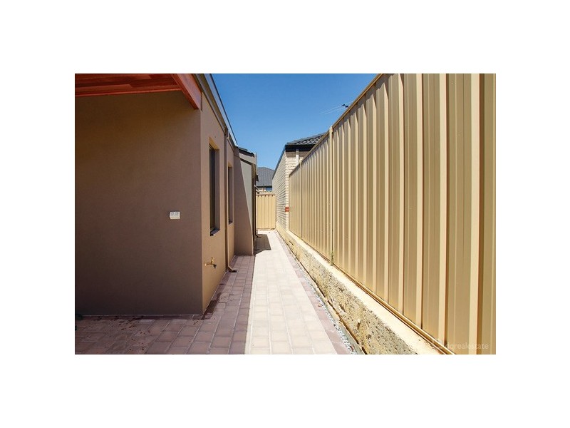 Unit B, 2 Osaka Loop, Hocking WA 6065