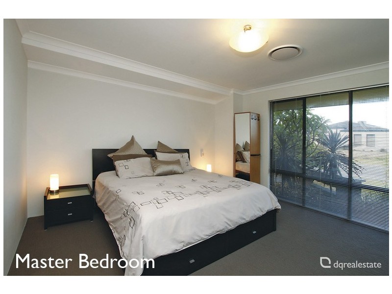 18 Bingarra Crescent, Tapping WA 6065