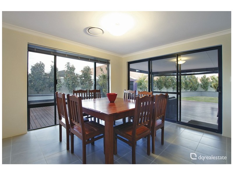 18 Bingarra Crescent, Tapping WA 6065