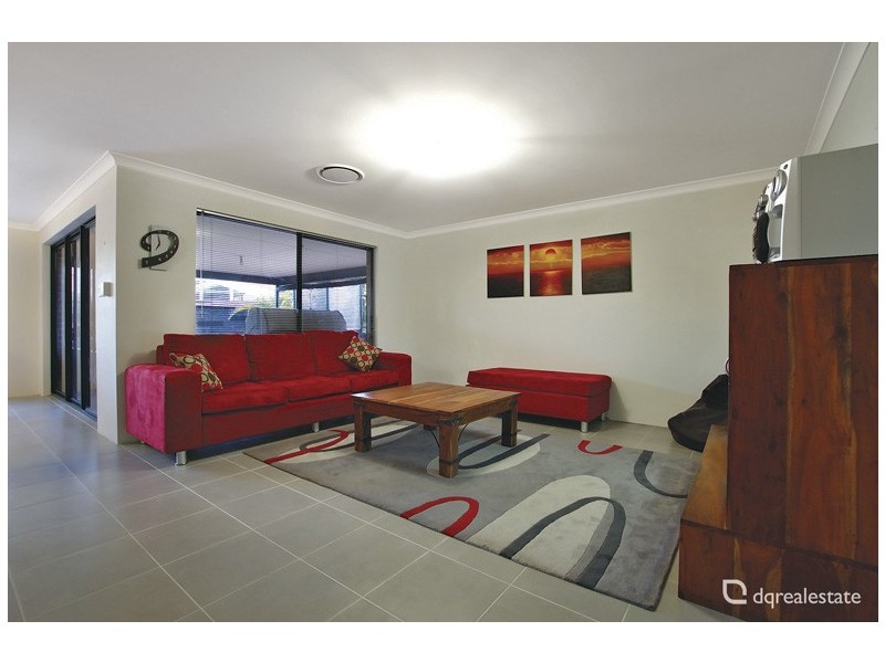 18 Bingarra Crescent, Tapping WA 6065