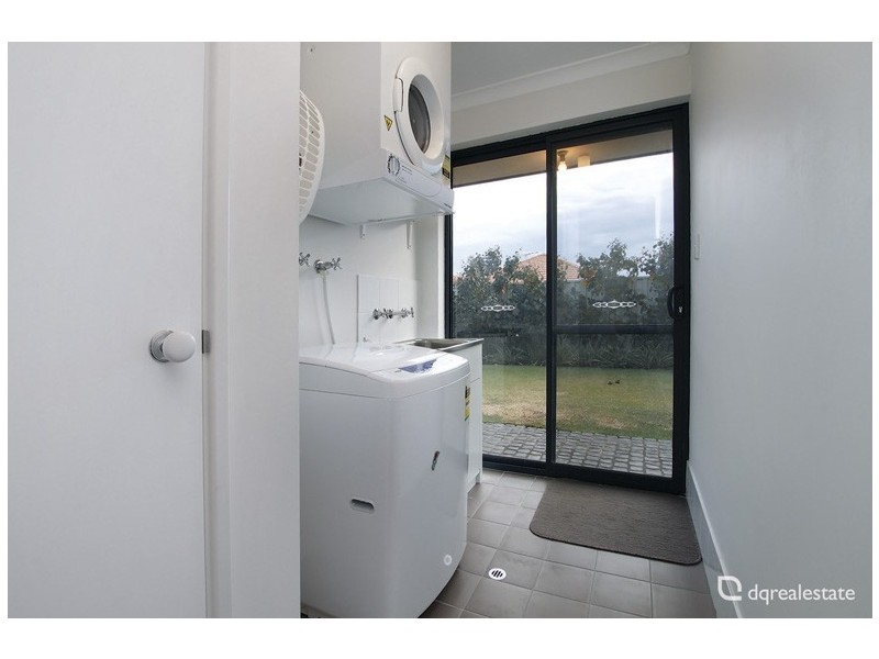 18 Bingarra Crescent, Tapping WA 6065