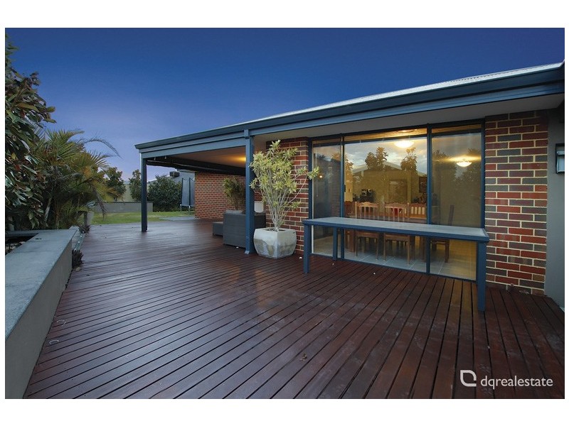 18 Bingarra Crescent, Tapping WA 6065