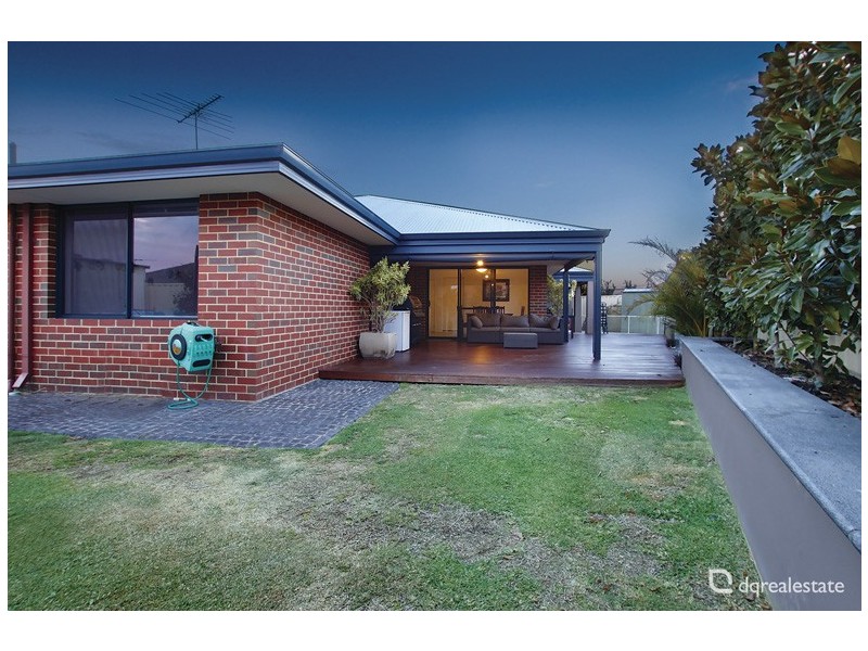 18 Bingarra Crescent, Tapping WA 6065