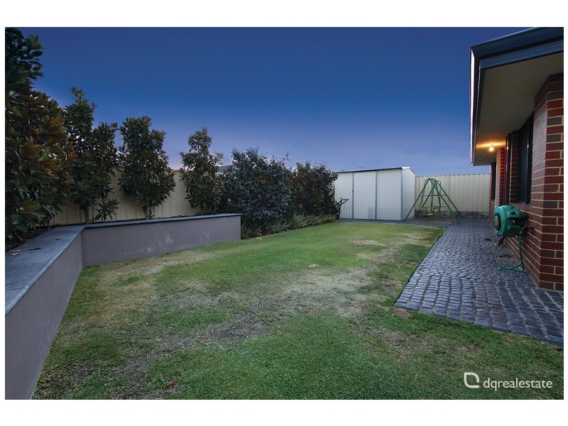 18 Bingarra Crescent, Tapping WA 6065