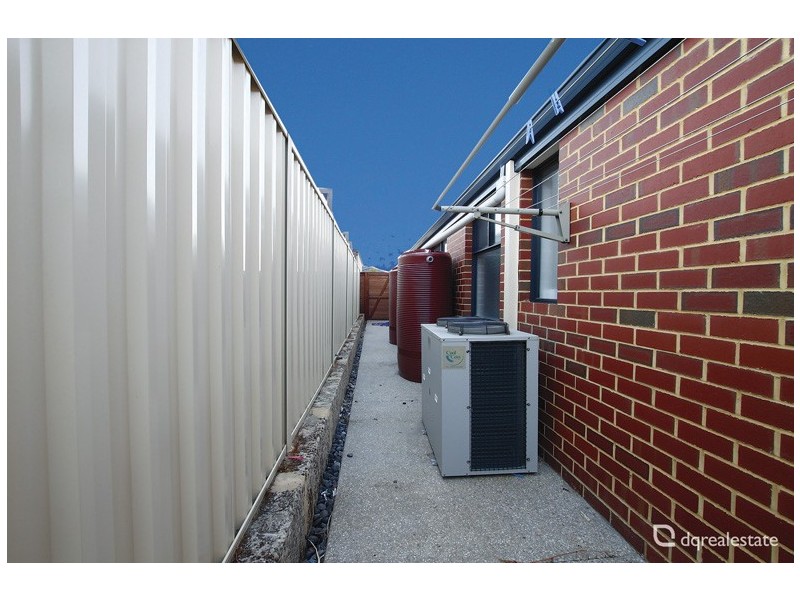 18 Bingarra Crescent, Tapping WA 6065