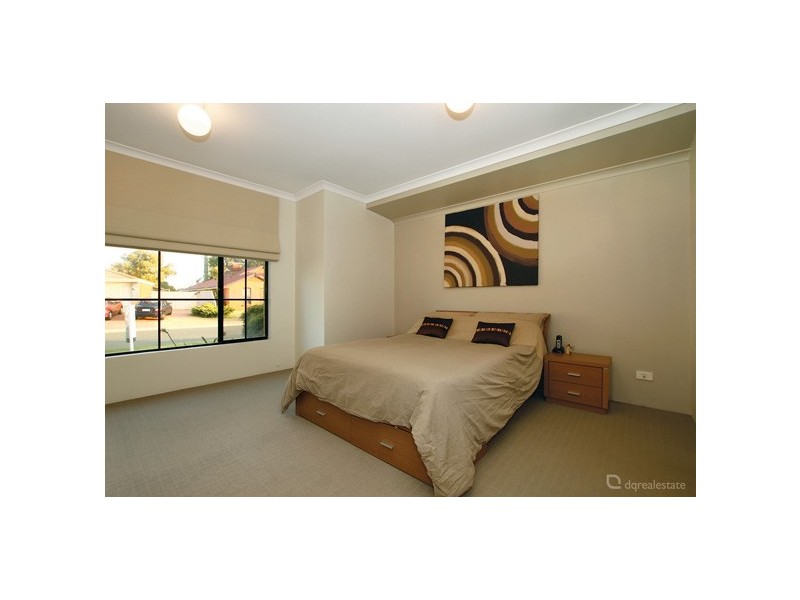 6 Sandilands Cct, Tapping WA 6065