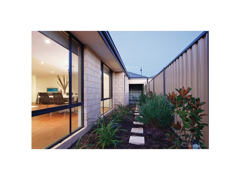 24 Goshawk Street, Tapping WA 6065