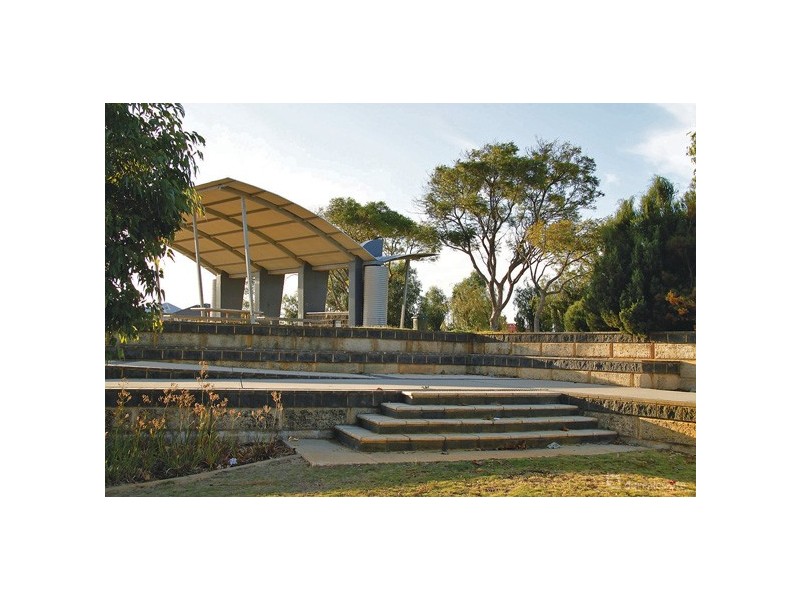 24 Goshawk Street, Tapping WA 6065