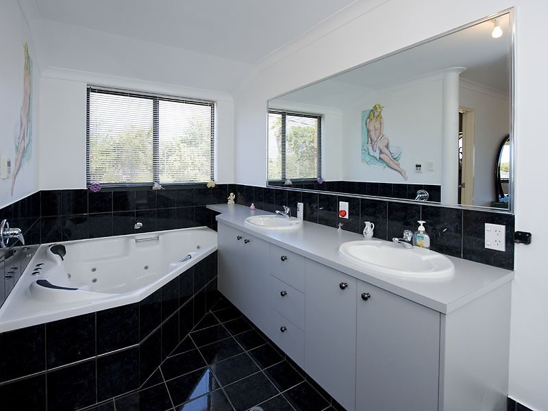 8 Parham Road, Quinns Rocks WA 6030